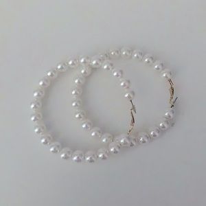 Oversized pearl earrings